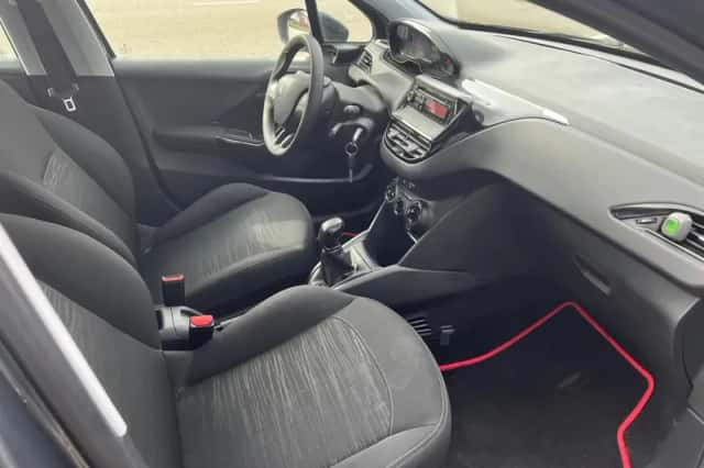 Peugeot 208 (2014) thumbnail 5
