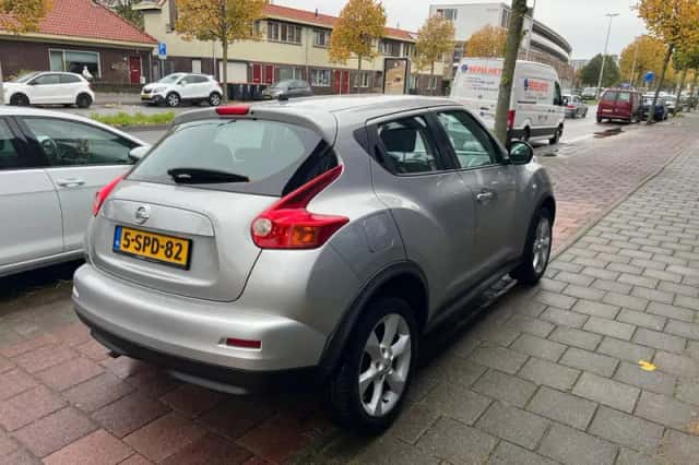 Nissan Juke (2011) thumbnail 3