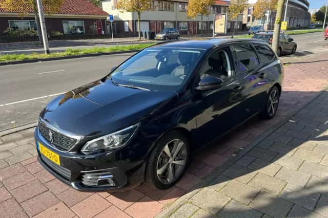 Peugeot 308 (2018) thumbnail 3