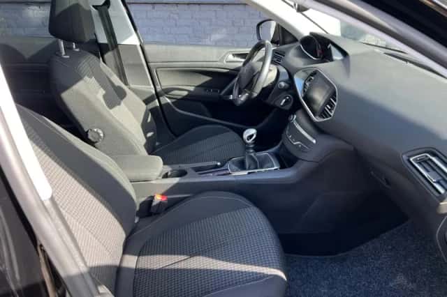 Peugeot 308 (2018) thumbnail 5