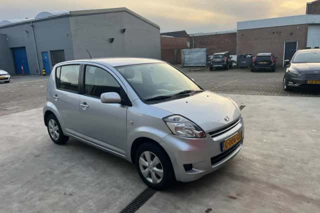 Daihatsu Sirion (2012) thumbnail 2