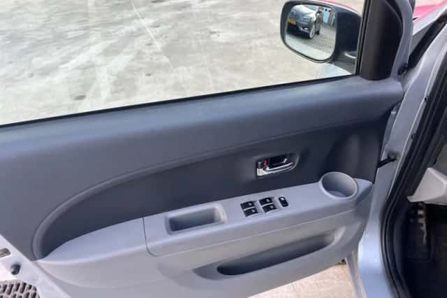 Daihatsu Sirion (2012) thumbnail 6