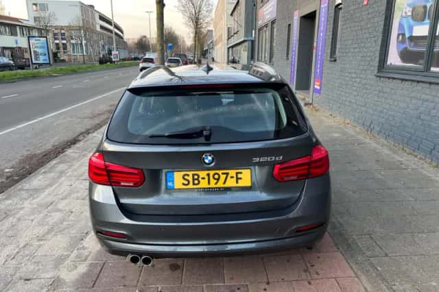 BMW 3-Serie (2018) thumbnail 3