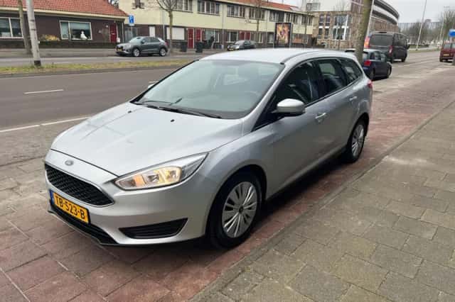 Ford Focus (2018) thumbnail 3