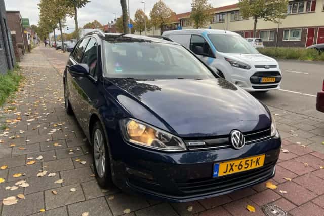 Volkswagen Golf (2016) thumbnail 4