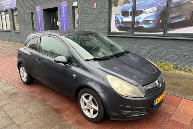 Opel Corsa (2011) thumbnail 1