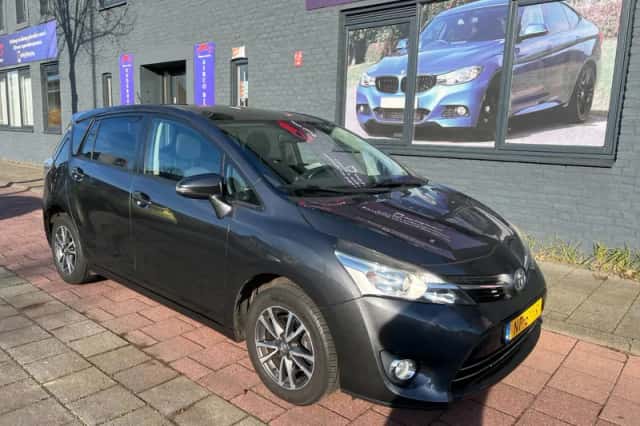 Toyota Verso (2014) thumbnail 1