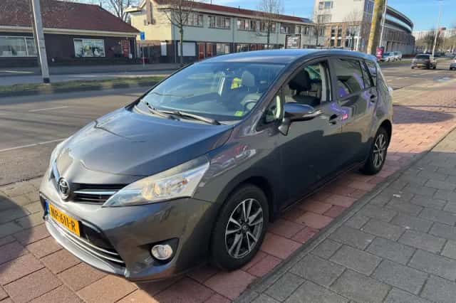 Toyota Verso (2014) thumbnail 3
