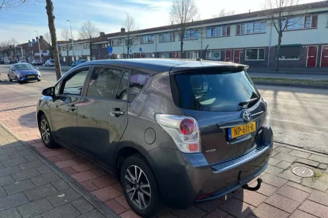 Toyota Verso (2014) thumbnail 4