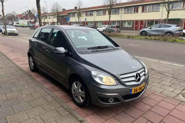Mercedes-Benz B-Klasse (2011) thumbnail 3