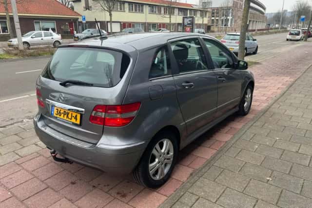 Mercedes-Benz B-Klasse (2011) thumbnail 4