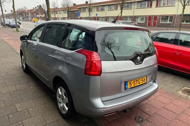 Peugeot 5008 (2013) thumbnail 5