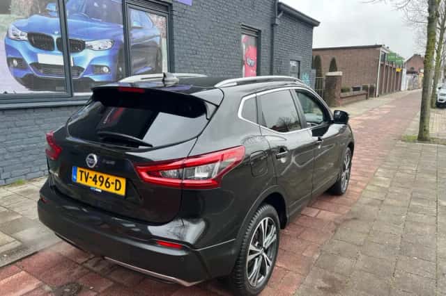 Nissan Qashqai (2018) thumbnail 2