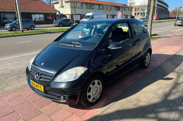 Mercedes-Benz A-Klasse (2010) thumbnail 3
