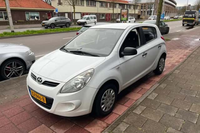 Hyundai i20 (2011) thumbnail 3