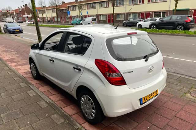 Hyundai i20 (2011) thumbnail 4