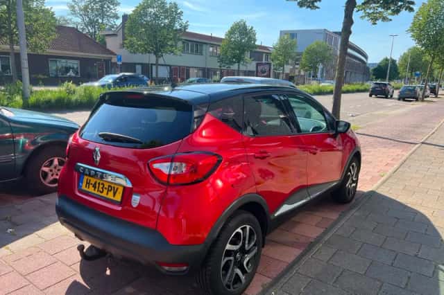 Renault Captur (2017) thumbnail 3