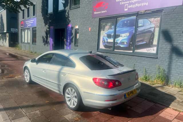 Volkswagen Passat (2011) thumbnail 3