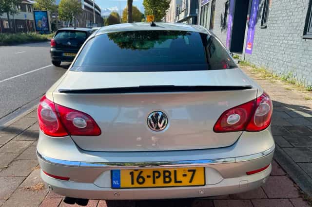 Volkswagen Passat (2011) thumbnail 5