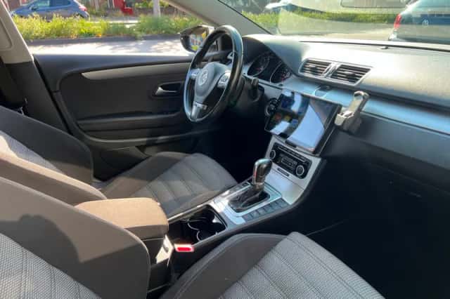 Volkswagen Passat (2011) thumbnail 6