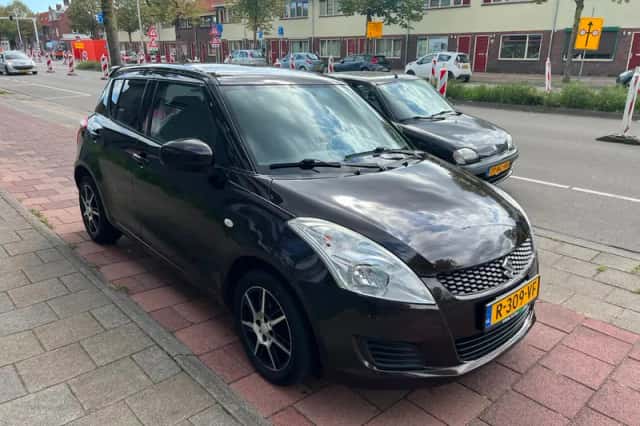 Suzuki Swift (2013) thumbnail 3