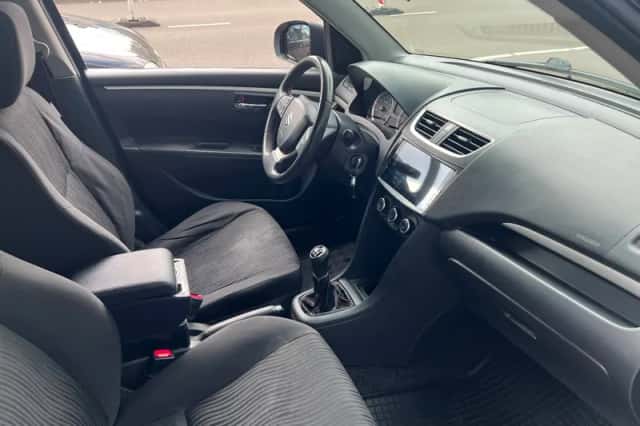 Suzuki Swift (2013) thumbnail 5