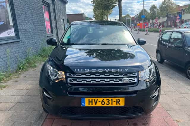 Land Rover Discovery Sport (2016) thumbnail 4