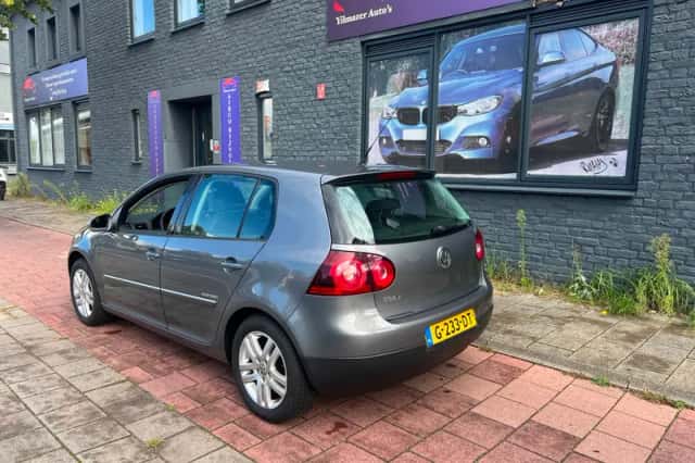 Volkswagen Golf (2008) thumbnail 2