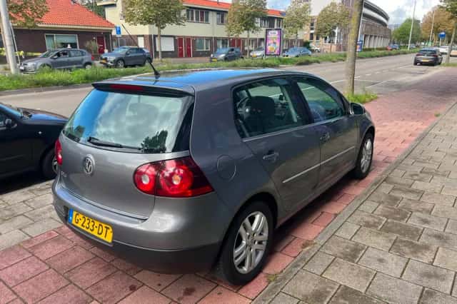 Volkswagen Golf (2008) thumbnail 4
