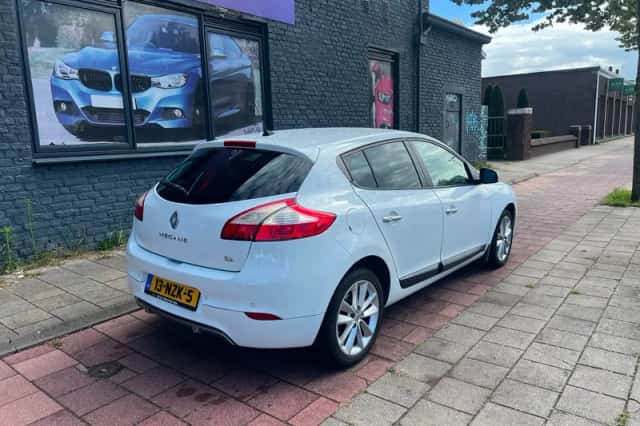 Renault Mégane (2011) thumbnail 2