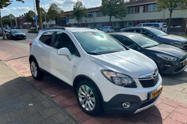 Opel Mokka (2016) thumbnail 3