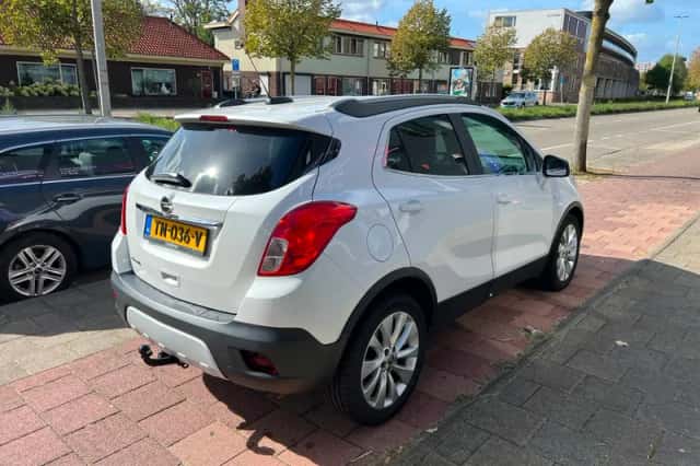 Opel Mokka (2016) thumbnail 4