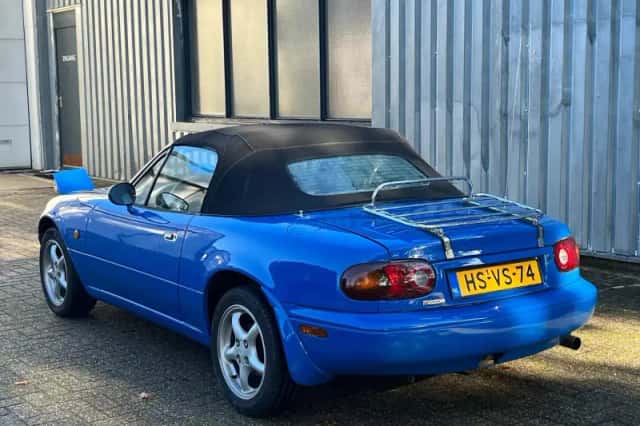Mazda MX-5 (1991) thumbnail 3