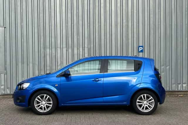 Chevrolet Aveo (2012) thumbnail 2