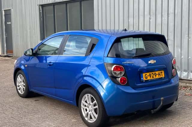 Chevrolet Aveo (2012) thumbnail 3