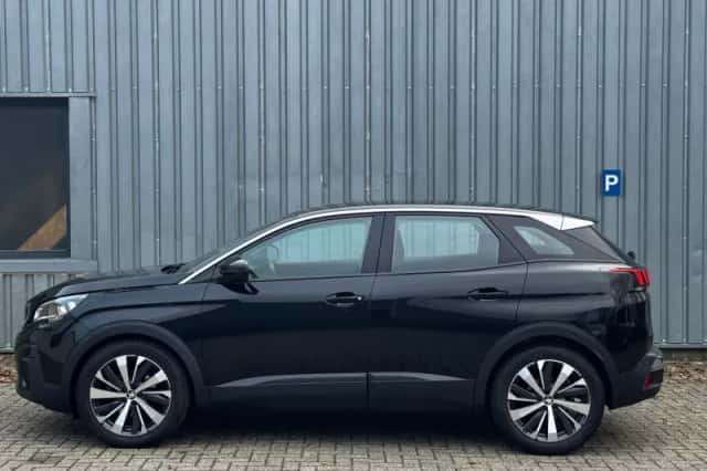 Peugeot 3008 (2018) thumbnail 2