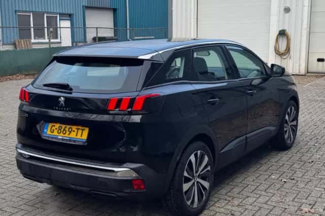 Peugeot 3008 (2018) thumbnail 5