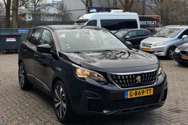 Peugeot 3008 (2018) thumbnail 6