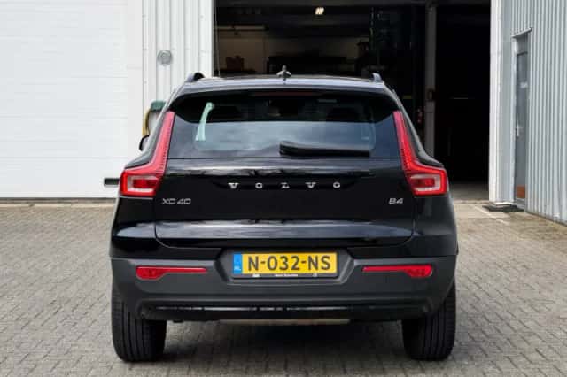 Volvo XC40 (2021) thumbnail 4