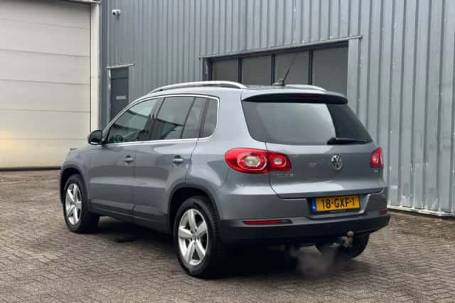 Volkswagen Tiguan (2008) thumbnail 3