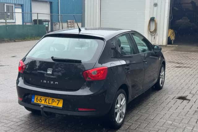 SEAT Ibiza (2010) thumbnail 6