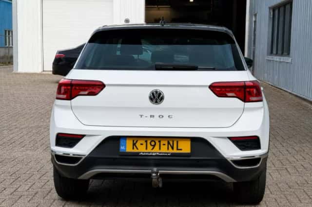 Volkswagen T-Roc (2019) thumbnail 4
