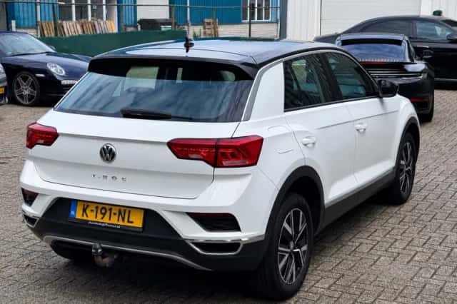 Volkswagen T-Roc (2019) thumbnail 5