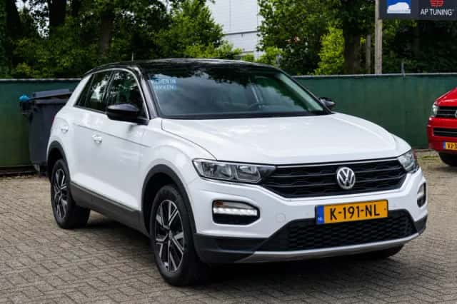 Volkswagen T-Roc (2019) thumbnail 6