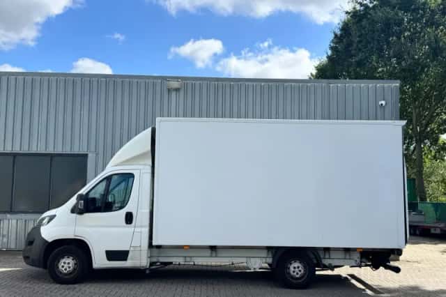 Peugeot Boxer (2018) thumbnail 2