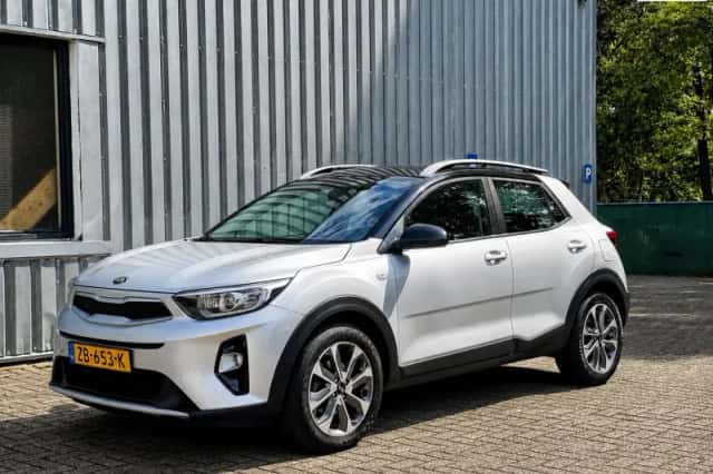 Kia Stonic (2019) thumbnail 1