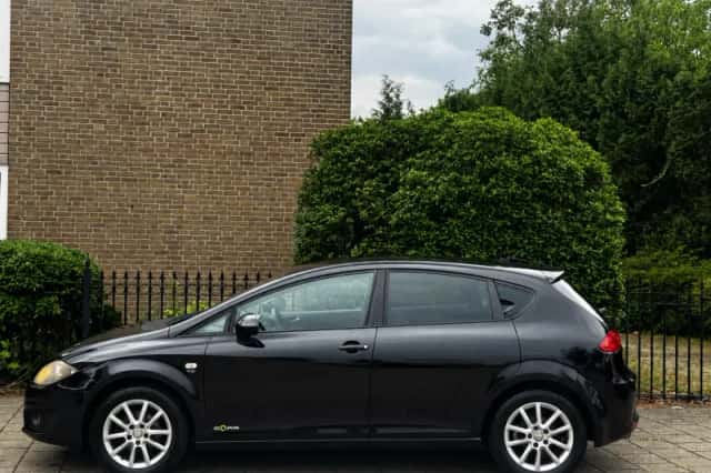 SEAT Leon (2012) thumbnail 2