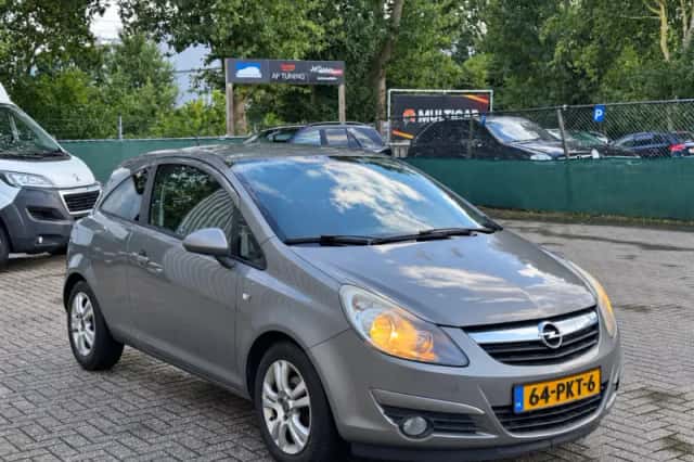 Opel Corsa (2011) thumbnail 6