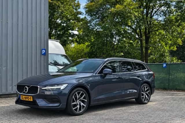 Volvo V60 (2019) thumbnail 1