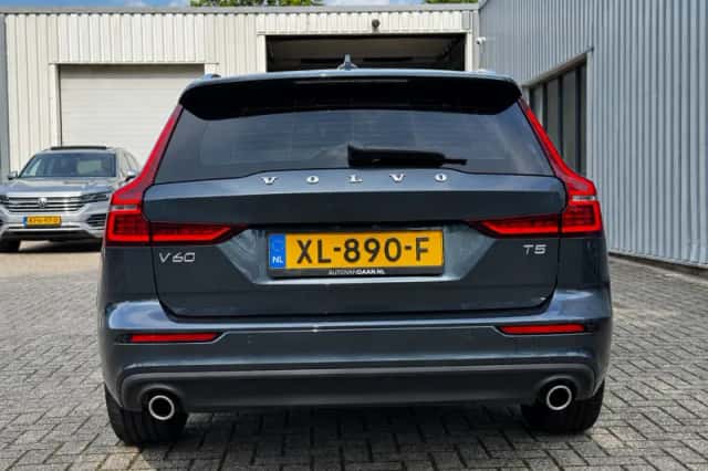 Volvo V60 (2019) thumbnail 4